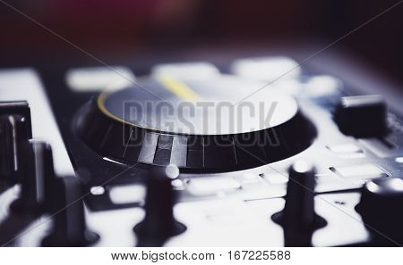 Dj Midi Controller Turntable To Play Music On Party