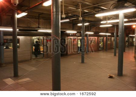 Způsob Sub New Yorku čekají cestující