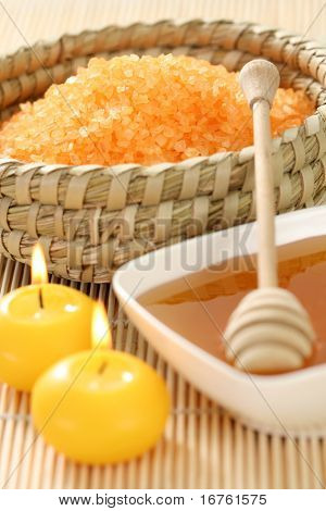 น้ำผึ้งและน้ำผึ้ง bathsalt กับเทียน