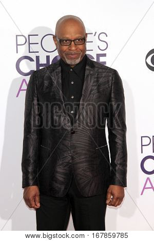 LOS ANGELES - JAN 18:  James Pickens Jr at the People's Choice Awards 2017 at Microsoft Theater on January 18, 2017 in Los Angeles, CA