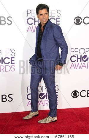 LOS ANGELES - JAN 18:  John Stamos at the People's Choice Awards 2017 at Microsoft Theater on January 18, 2017 in Los Angeles, CA