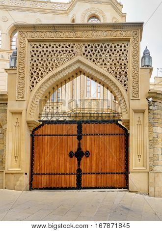 Traditional Wooden Door With Arch In Old City, Icheri Sheher. Baku