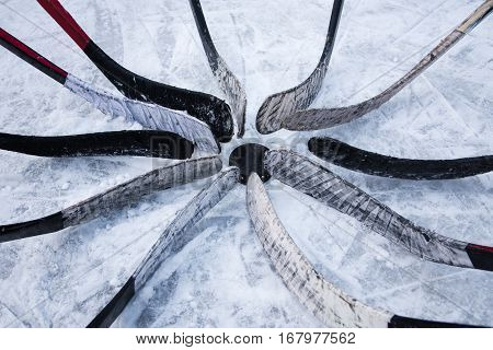 Eleven clubs lined up around a single washers