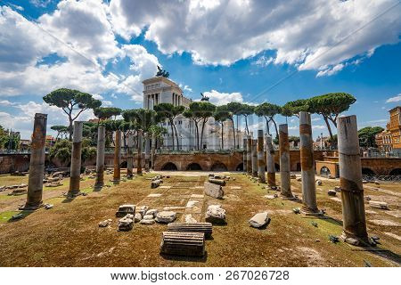 Rome Architecture In Rome Italy City Center. Rome Ethernal City Architectural Details.