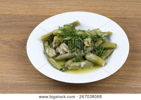 Turkish Food Broad Beans, Dill And Olive Oil / Zeytinyagli Bakla.