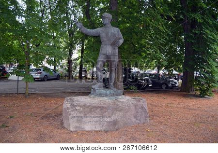 Monument General Otto Rugein Akershus Fortress.He was Commander-in-chief of the Royal Norwegian Armed Forces after Nazi Germany's assault on Norway in April 1940.  June 17,2018. Oslo,Norway