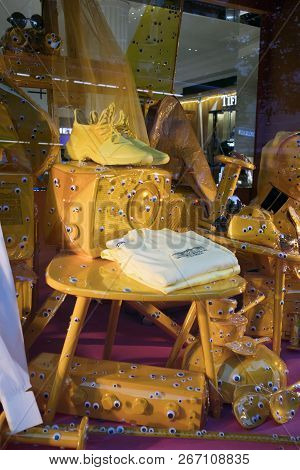London, Uk - September 17, 2018: Shop Selfridges On Oxford Street In London, Decorated For Autumn Te