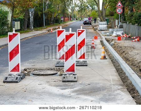Traffic Constraints During Street Repairs, Warning Signs