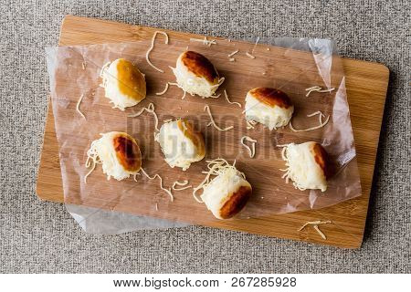 Turkish Sacakli Sakalli Or Mini Cheese Sandwich