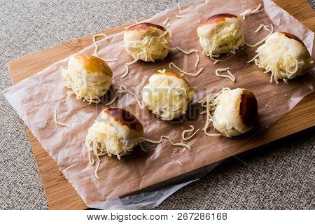 Turkish Sacakli Sakalli Or Mini Cheese Sandwich