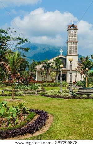 Parque Central Square In La Fortuna Village, Costa Rica