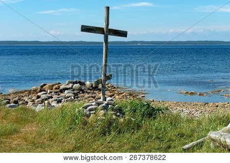 Wooden Cross Navigation On The White Sea (anzer Island, Cape Kenga)