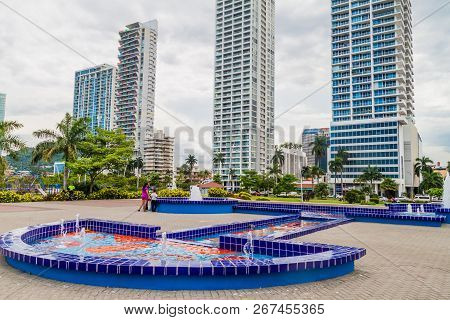 Panama City, Panama - May 30, 2016:view Of Fountains In A Costal Park Near Cinta Costera Road In Pan