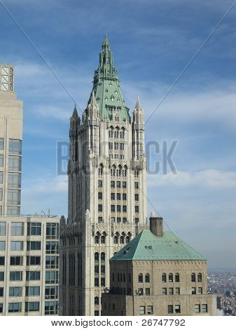 Woolworth Building a panoráma v New Yorku se zajímavá obloha