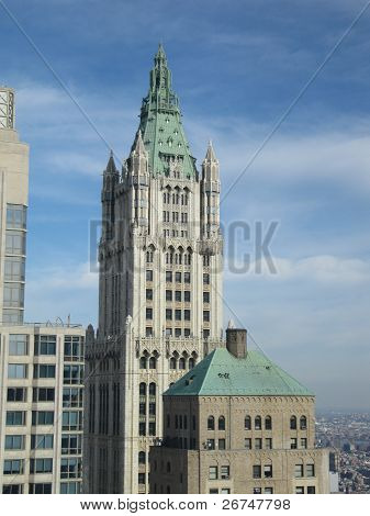 Woolworth Building a panoráma v New Yorku se zajímavá obloha