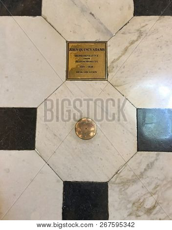 WASHINGTON, DC, USA - Arpil 04, 2018: Whisper Spot  in the Ntional Staturary Hall in the US Captitol
