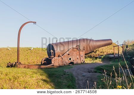 Cannon At Suomenlinna Sveaborg , Sea Fortress Island In Helsinki, Finland