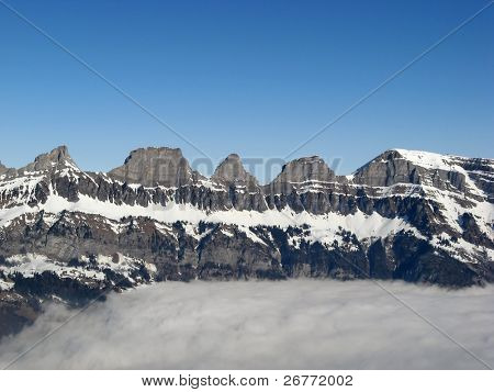 Lyžování nad mraky v Flumserberg (St. Gallen, Švýcarsko)