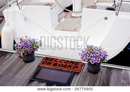 Willkommen Sie an Bord der yacht