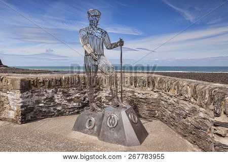 12 June 2017: Lynmouth, Devon, England Uk - The Walker By Richard Graham, New Sculpture Unveiled In 