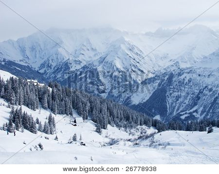 schwere Schneesturm in den Schweizer Alpen (Elm, Glarus, Schweiz)
