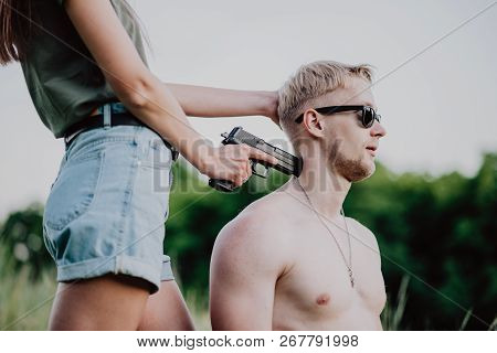The Girl Sent A Gun To A Man Who Is Suspected Of Treason