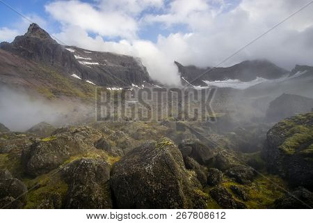 Storurd - Mountain Area With A Beautiful Lake In Iceland