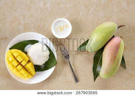 Thai Sweet Sticky Rice With Mango