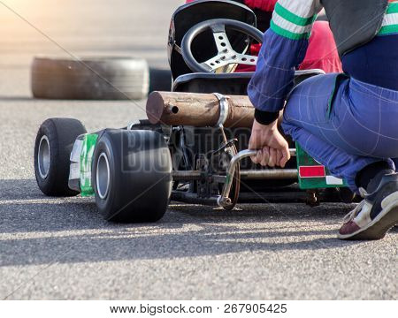 Participants Customize And Adjust Kart For Karting Competitions, Auto Sports, Karting Competitions, 
