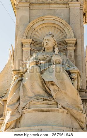 London. November 2018. A View Of The Queeen Victoria Memorial At Buckingham Palace In London.