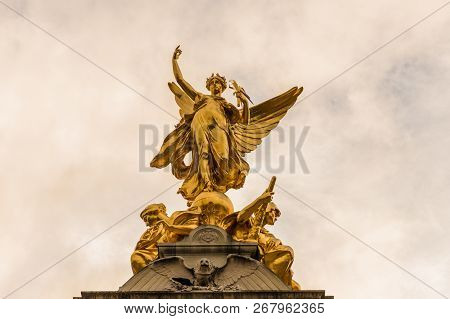 London. November 2018. A View Of The Golden Winged Statue On The Queeen Victoria Memorial At Bucking