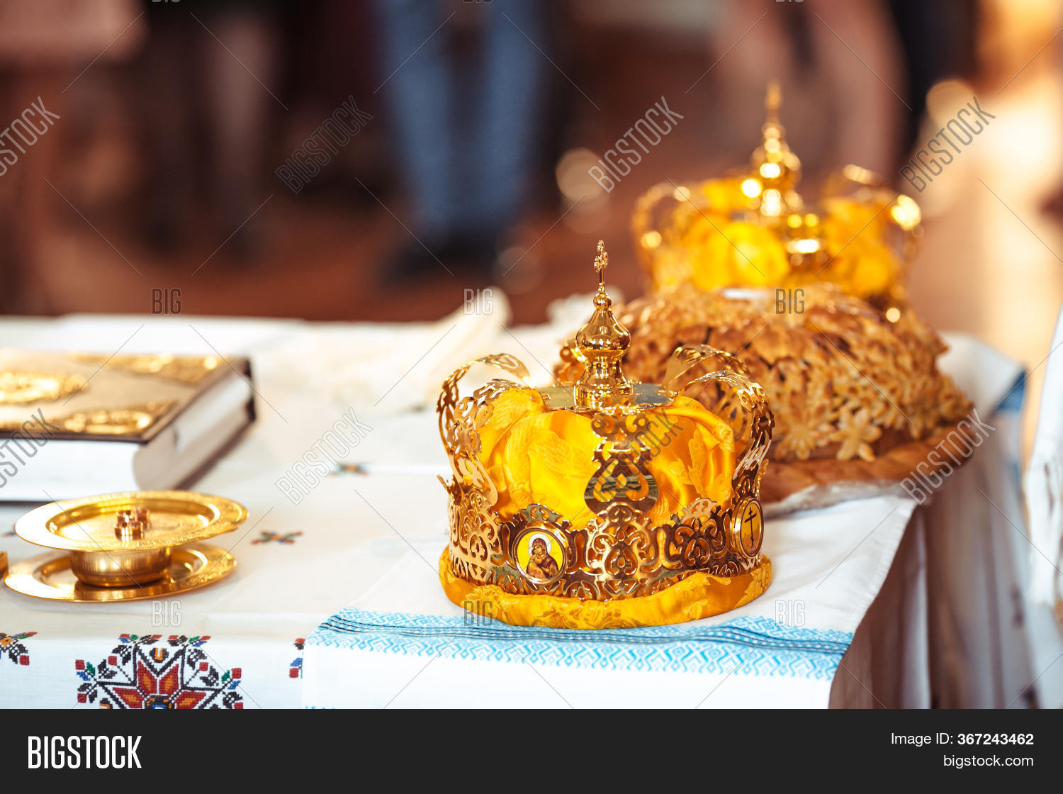 Bible Golden Crown Image & Photo (Free Trial) Bigstock