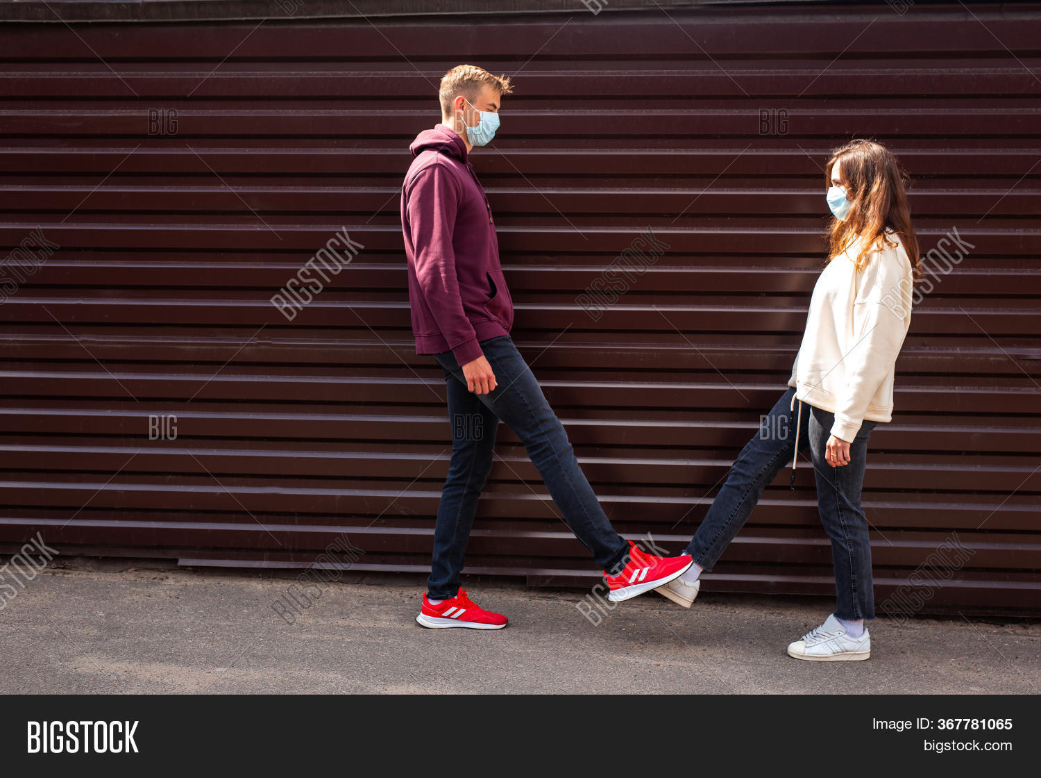 Foot Shake New Way Image & Photo (Free Trial) Bigstock