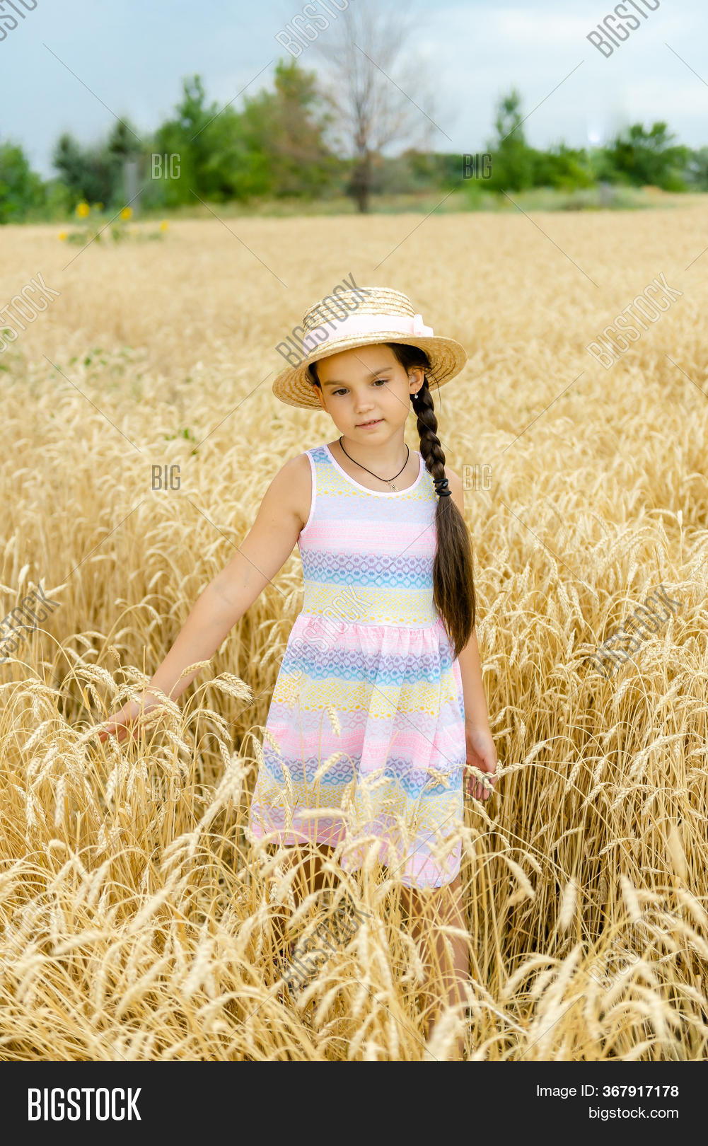 Little Girl Straw Hat Image & Photo (Free Trial) Bigstock