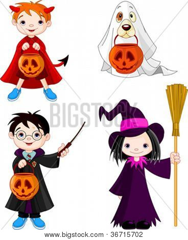 Crianças vestindo trajes de Halloween