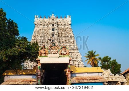 Thanumalayan Or Sthanumalayan Temple Is An Important Hindu Temple In Suchindram Near Kanyakumari In 