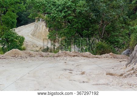The Road That Builds Up The Hillside : Mulayit Taung,moei Wadi,myanmar.