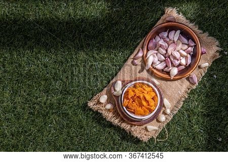 Crispy Garlic Chip For Appetizers. Chopped Garlic, Cooked In Oil Until Crispy, Crunchy, And Golden B