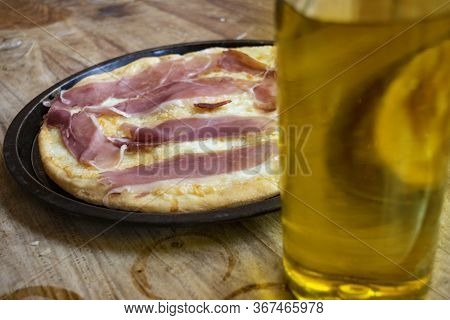 Pizza With Parma Ham Called Pizza Al Crostino