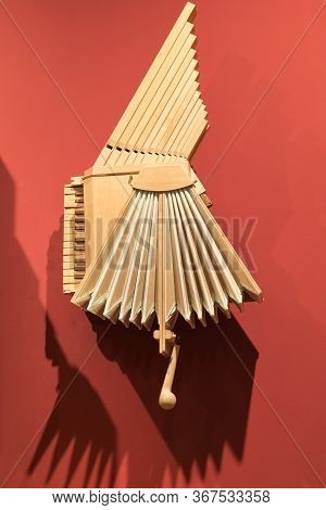 Leonardo Da Vinci Musical Instrument Wooden Continuos Organ.
