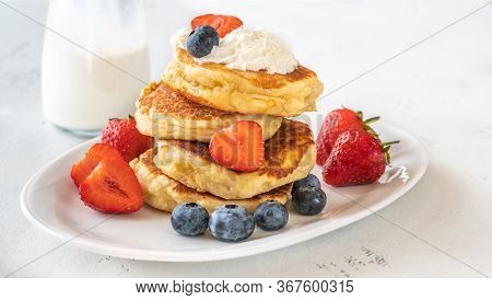 Ricotta Pancakes With Fresh Berries