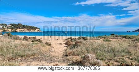 Fully Equipped Modern Spanish City Beach Sagaro , Girona, Spain