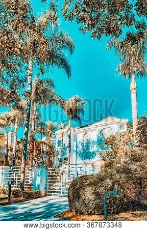 Urban Views Of The Beverly Hills Area And Residential Buildings On The Hollywood Hills.