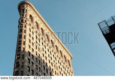 New York, Usa - March 19, 2018 : Flat Iron Building Facade On March 19, 2018. Completed In 1902, It 