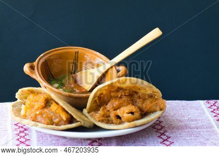 Mexican Gorditas De Migajas With Pork Rinds And Chile