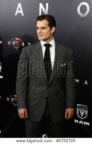 นิวยอร์ก 10 มิถุนายน: นักแสดง Henry Cavill เข้าร่วมทุกโลกของ 