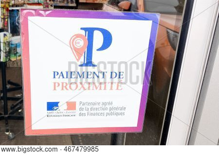 Bordeaux , Aquitaine  France - 12 05 2022 : Paiement De Proximite Brand Text French Proximity Paymen