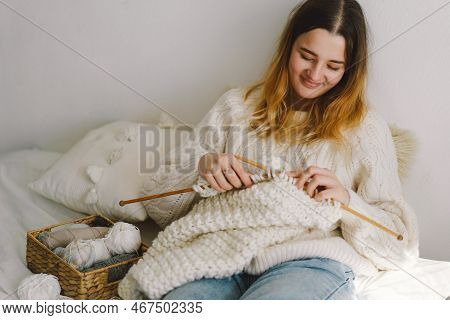 Teengirl Knitting At Home. Handmade And Hobby. New Small Business Employment Opportunity Concept. Ne