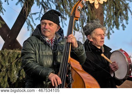 Kyiv, Ukraine - January 7, 2022: Traditional Singing Of Carols During The Christmas Holidays. The Fo
