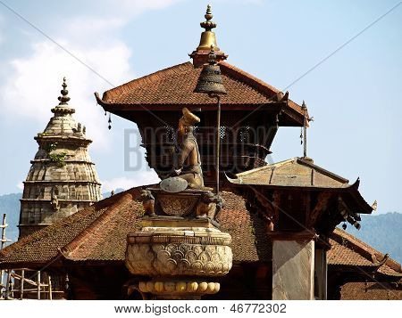 รูปปั้นของกษัตริย์ Bhupatindra มัลลา